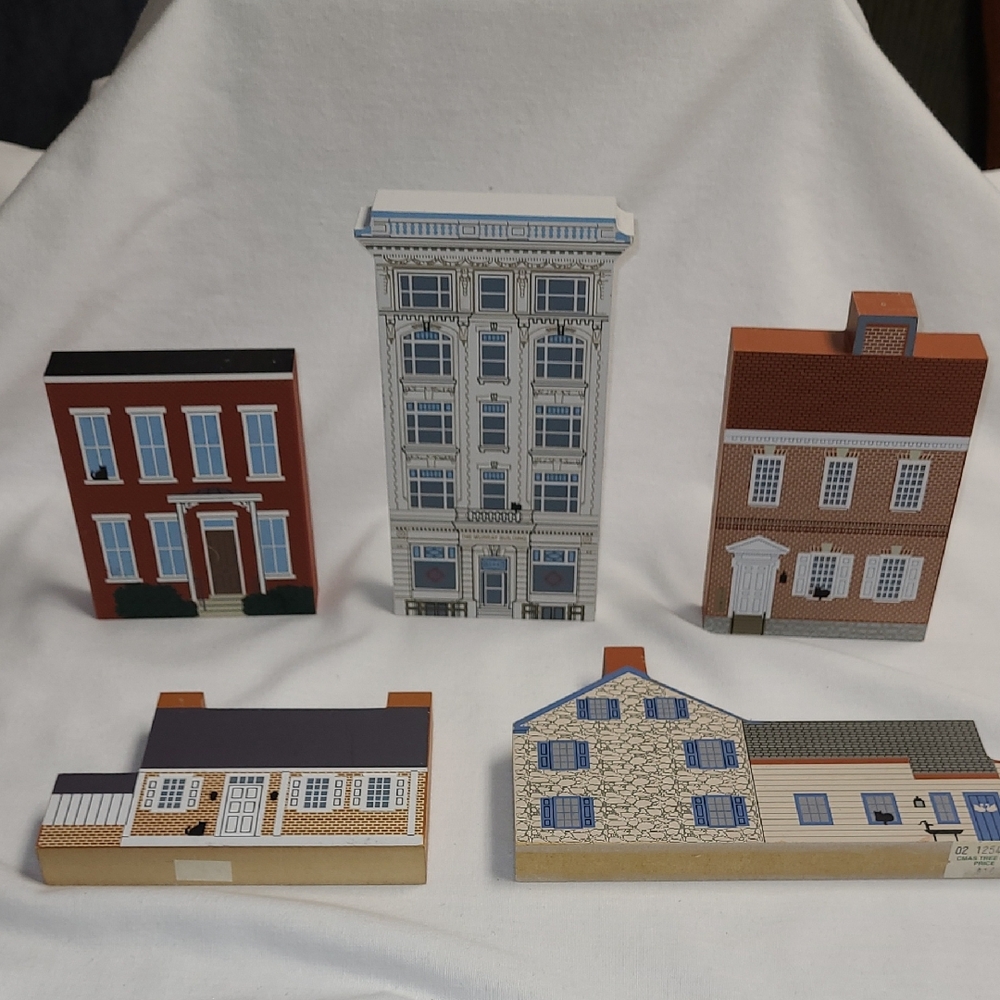 The Cat's Meow Collector Shelf Sitter Set Of 5 Lancaster, PA Vintage Historical